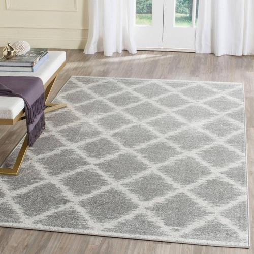 Adirondack Silver/Ivory Large Rectangle Rug-Color:Silver/Ivory,Shape:Medium Rectangle,Size:5'-1*7'-6